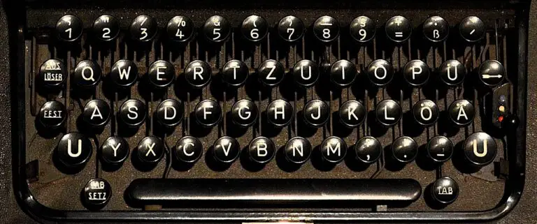 typewriter, keyboard, letters-1782062.jpg